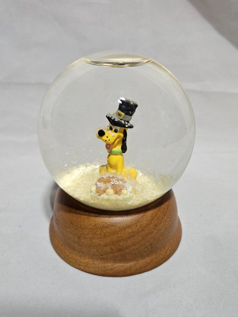 Disney NE Pluto Thanksgiving Holiday Crystal Snow Globe Vintage Limited Edition - Picture 12 of 12